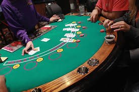 818slop မြန်မာ ကစားသမားများ App ဖြင့် Sportsbook ကစားနေသော မြင်ကွင်း